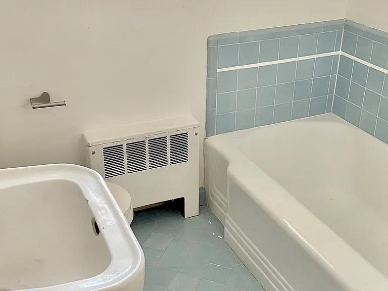 228 S Sycamore Ave #11 — Photo 16