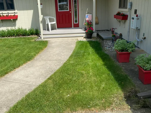 1114 W Cottage Lane Dr, Newaygo, MI 49337
