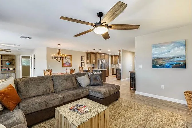 10932 W Tropicana Cir — Photo 11