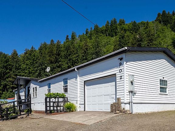 2nd image of 902 Acacia Ave