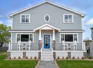 14 Fox Hill Rd, Nahant, MA 01908