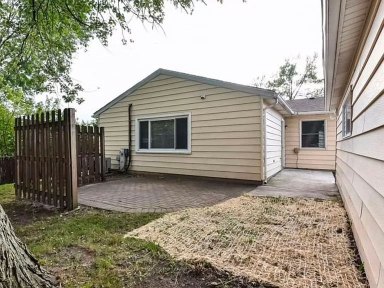 204 Valley Dr — Photo 19