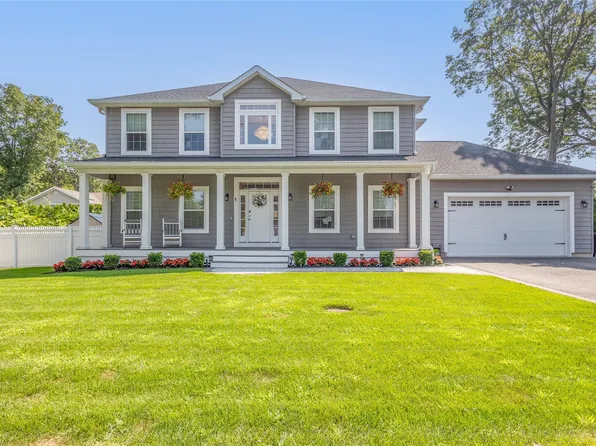 9 Arlington Avenue, Saint James, NY 11780