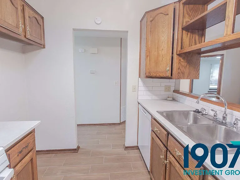 2102 Briarcliff Dr — Photo 14