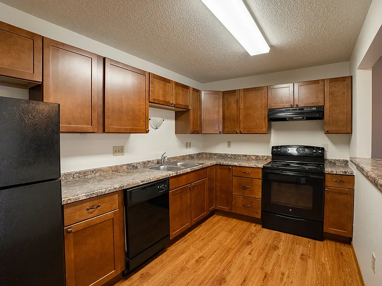 Fargo, ND Park Place Apartments | 32A | Kitchen