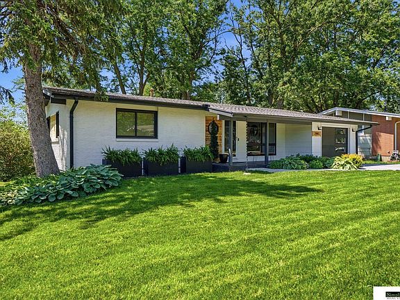2nd image of 7441 Steinway Rd