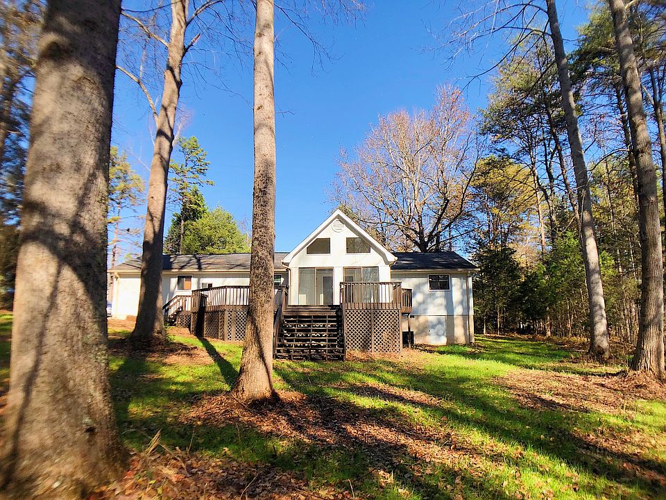 1st image of 106 Woodwind Dr