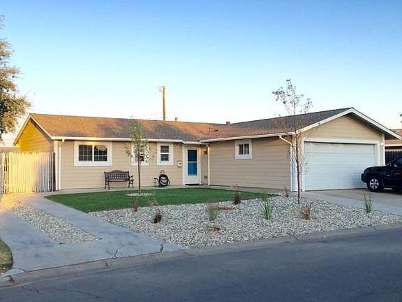 3rd image of 1015 Hollingsworth Dr
