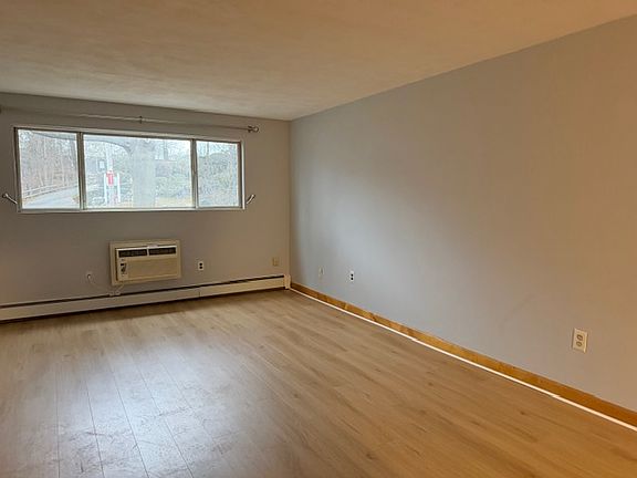 5th image of 55 South St APT 1