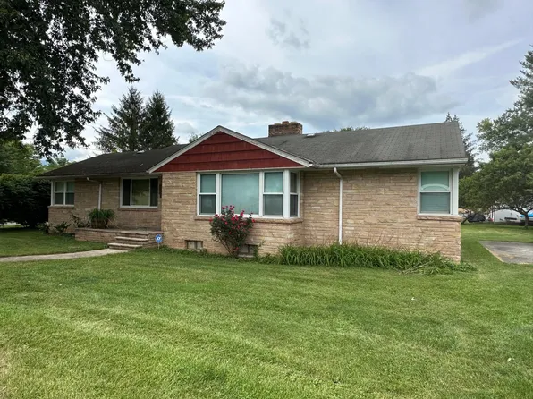 256 Maple Ave E, Alderson, WV 24910
