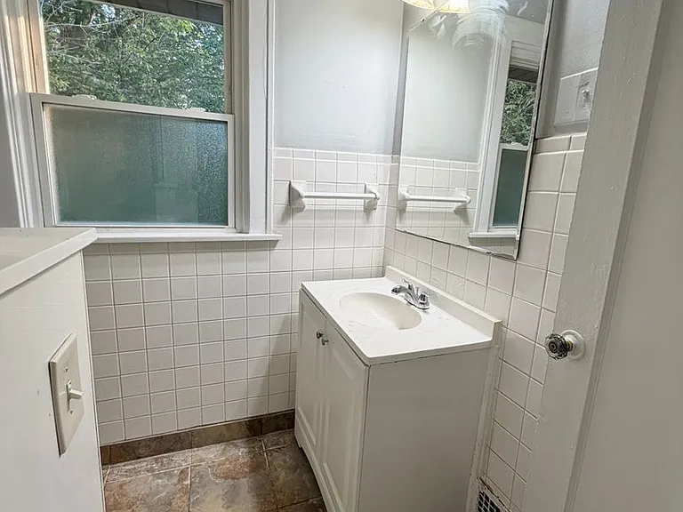 1750 Avonlea Ave — Photo 7
