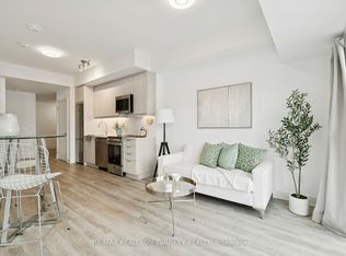 185 Deerfield Rd #18, Newmarket, ON L3Y 0G7