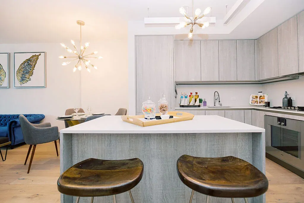 2 bed, 1087 sqft, $8,500 — Photo 2
