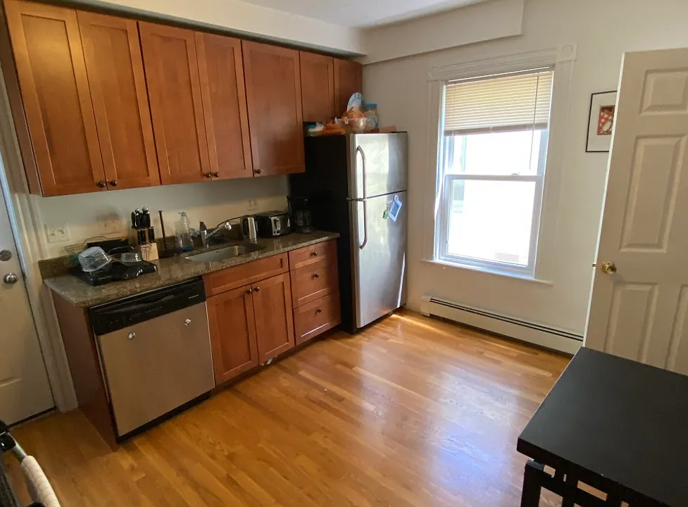 Building Photo - 62 Murdock St #2