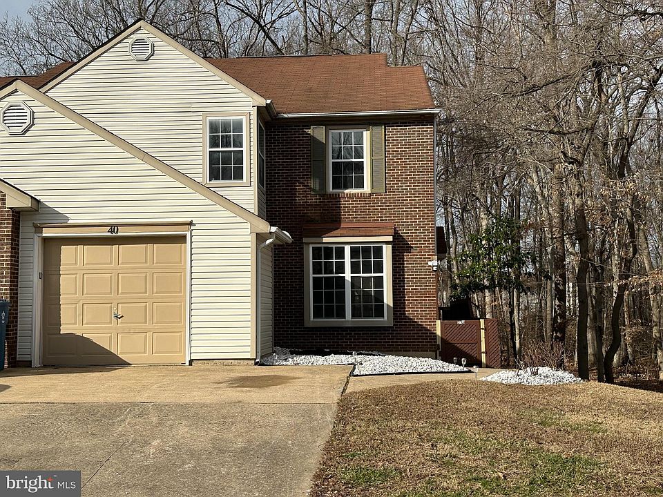 1st image of 40 Mahopac Dr