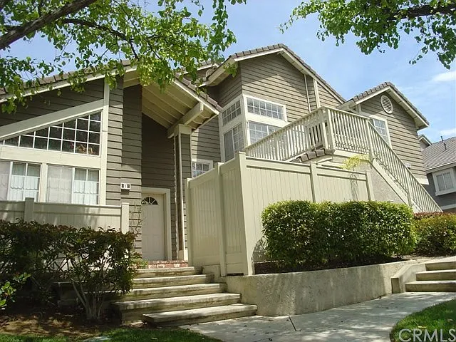 20763 E Crest Ln Unit B photo 1