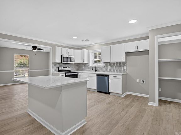 5th image of 717 Adams Dr