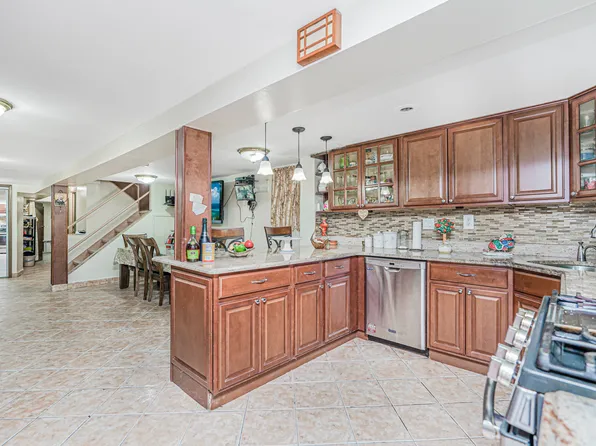 6221 23rd Avenue image 13 of 41