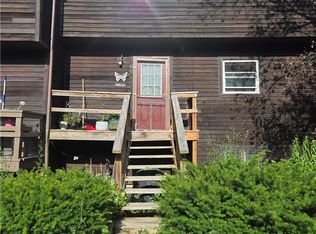 16 Pinewood Ln #16, Naples, NY 14512