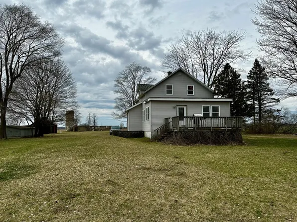 8409 S Wisner Ave, Newaygo, MI 49337