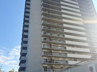 158 McArthur Ave #G3, Ottawa, ON K1L 8E7