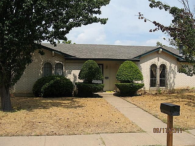 1st image of 1001 Avington Ct