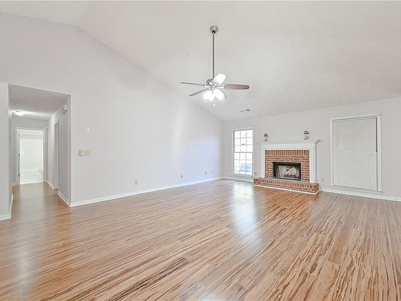 4th image of 2186 Meadow Valley Cir