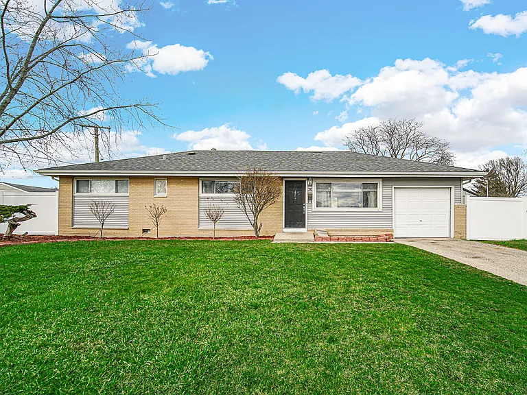 310 Maricopa Ln — Photo 17