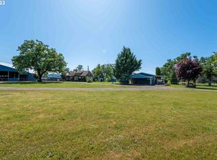 921 Fair Oaks Rd, Oakland, OR 97462