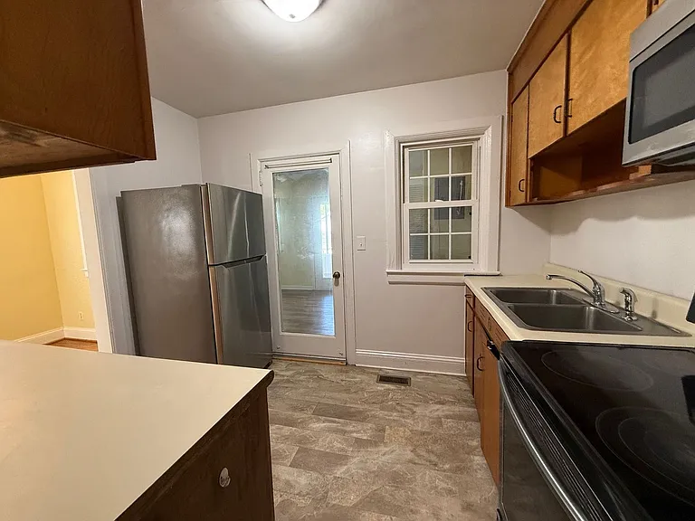 5 Warlick St — Photo 4