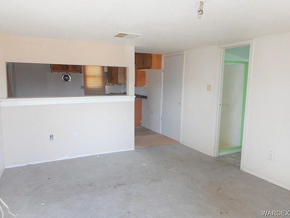 2nd image of 385 Long Ave