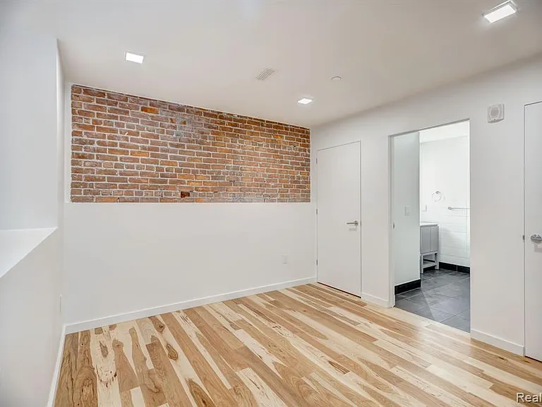 1454 Townsend St #303 — Photo 22