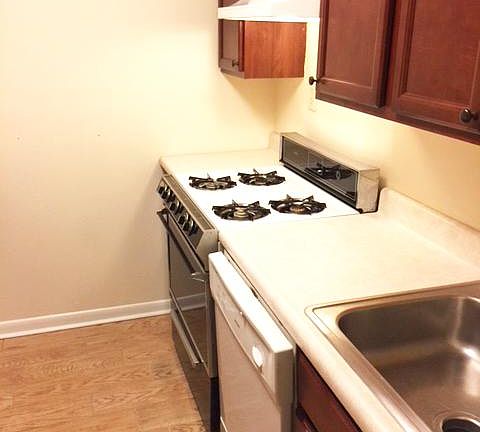 3rd image of 3636 Taliluna Ave APT 102