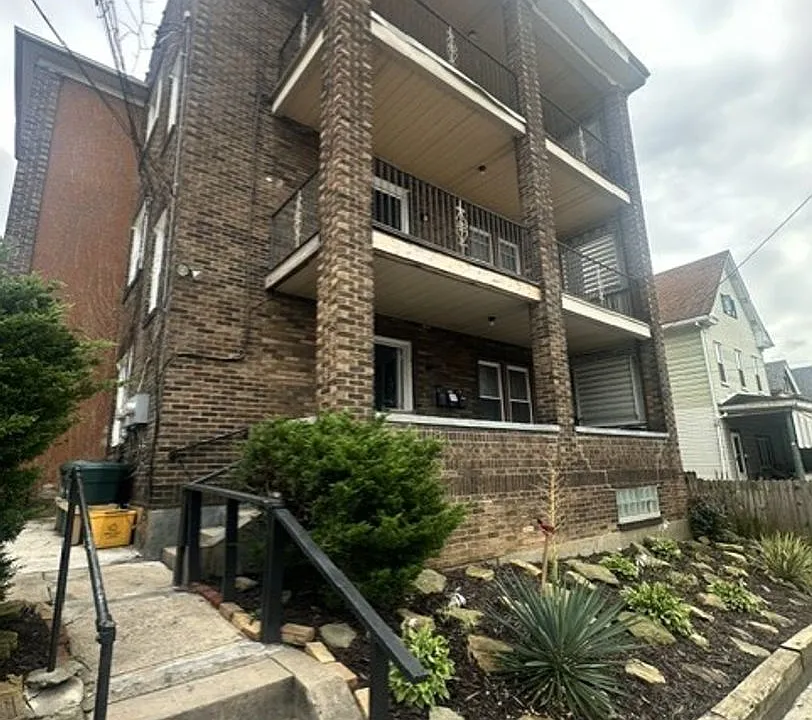 622 E 14th Ave #2