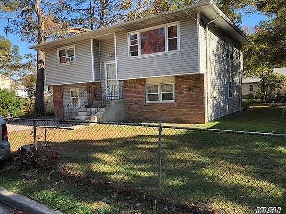 2nd image of 10 Crown Ave