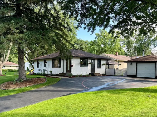 2598 Mayer Ln E, Saint Paul, MN 55119