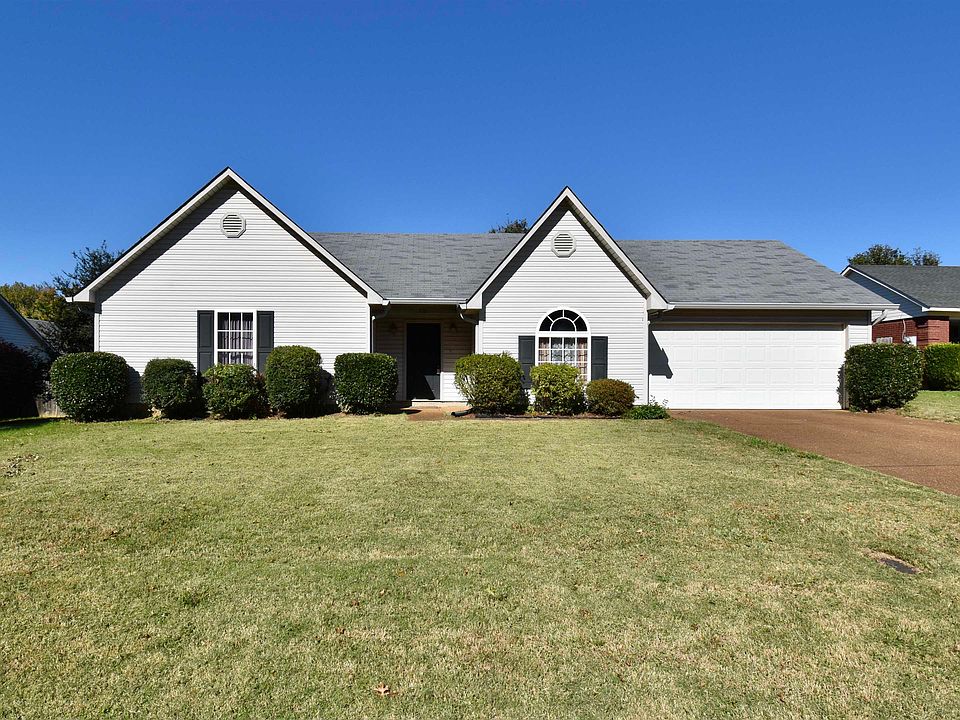 1st image of 31 Anglewood Dr