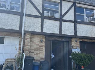 310 Lake Ave #2, Staten Island, NY 10303