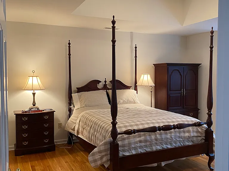 MasterBedWBay
