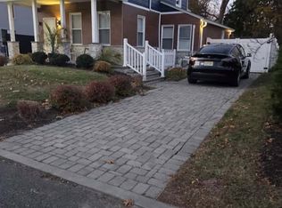 355 Lake Ave, Oakhurst, NJ 07755