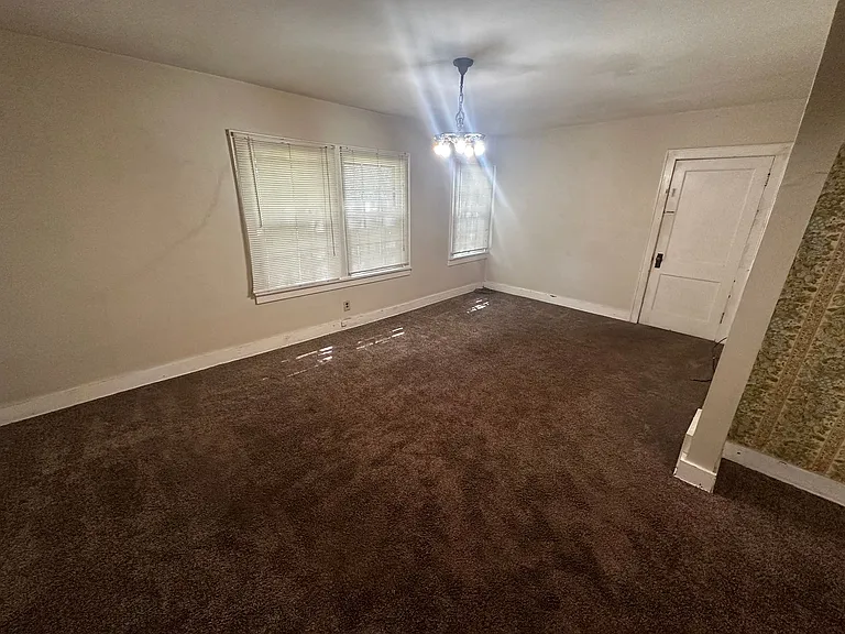 3821 Penn St — Photo 1