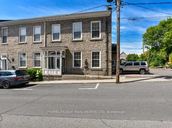 32 Apple St, Brockville, ON K6V 4X8