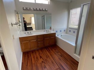 6 Latina, Irvine, CA 92614