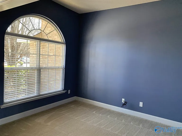 115 E Crest Way — Photo 8