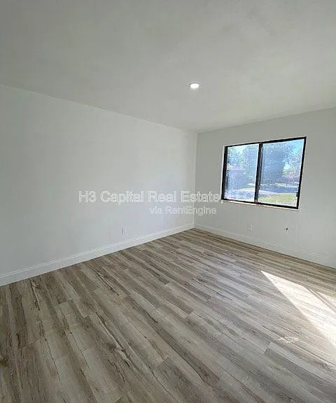 11-17 Kensington Heights — Photo 27