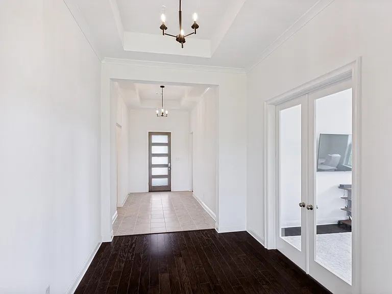 2240 Laurel Ridge Rd — Photo 2