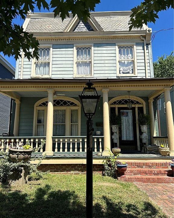 1st image of 921 Porter St