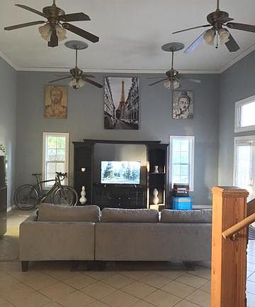4th image of 411 E Carson St #5
