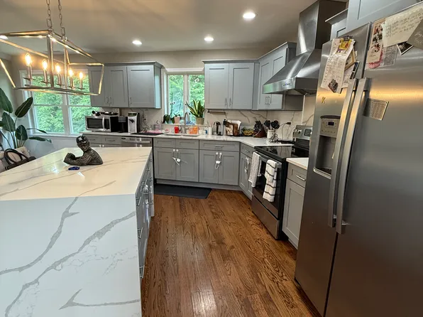 (undisclosed Address), Yonkers, NY 10703