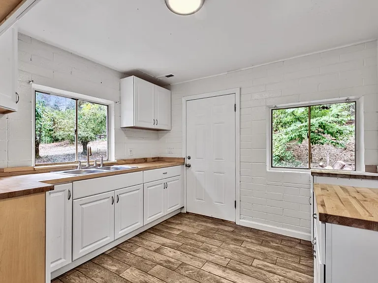 5600 Pony Express Ct — Photo 9
